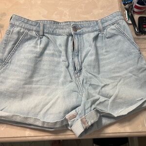 AE mom shorts